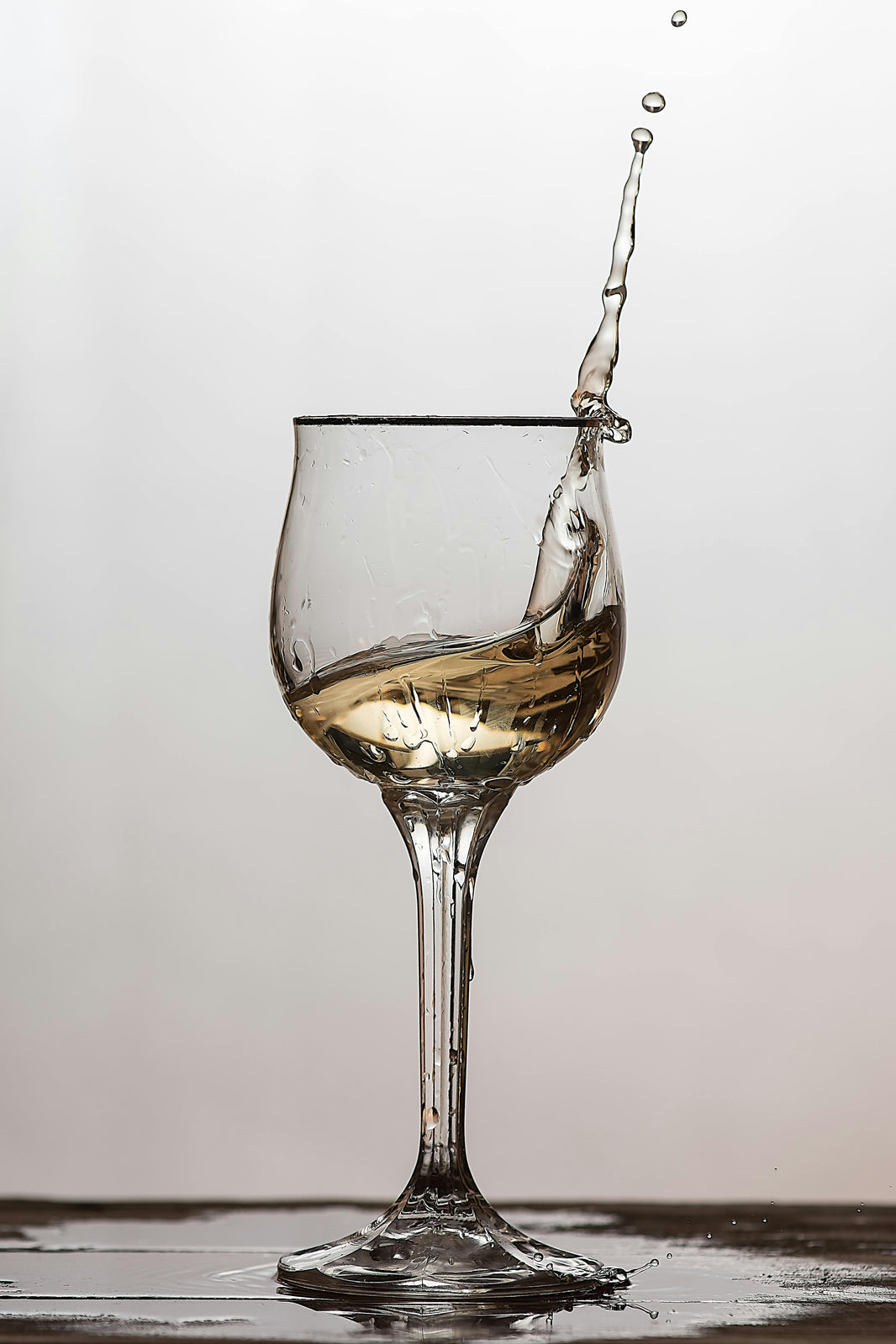 Beleef de sprankeling van witte wijn, perfect voor elke gelegenheid.